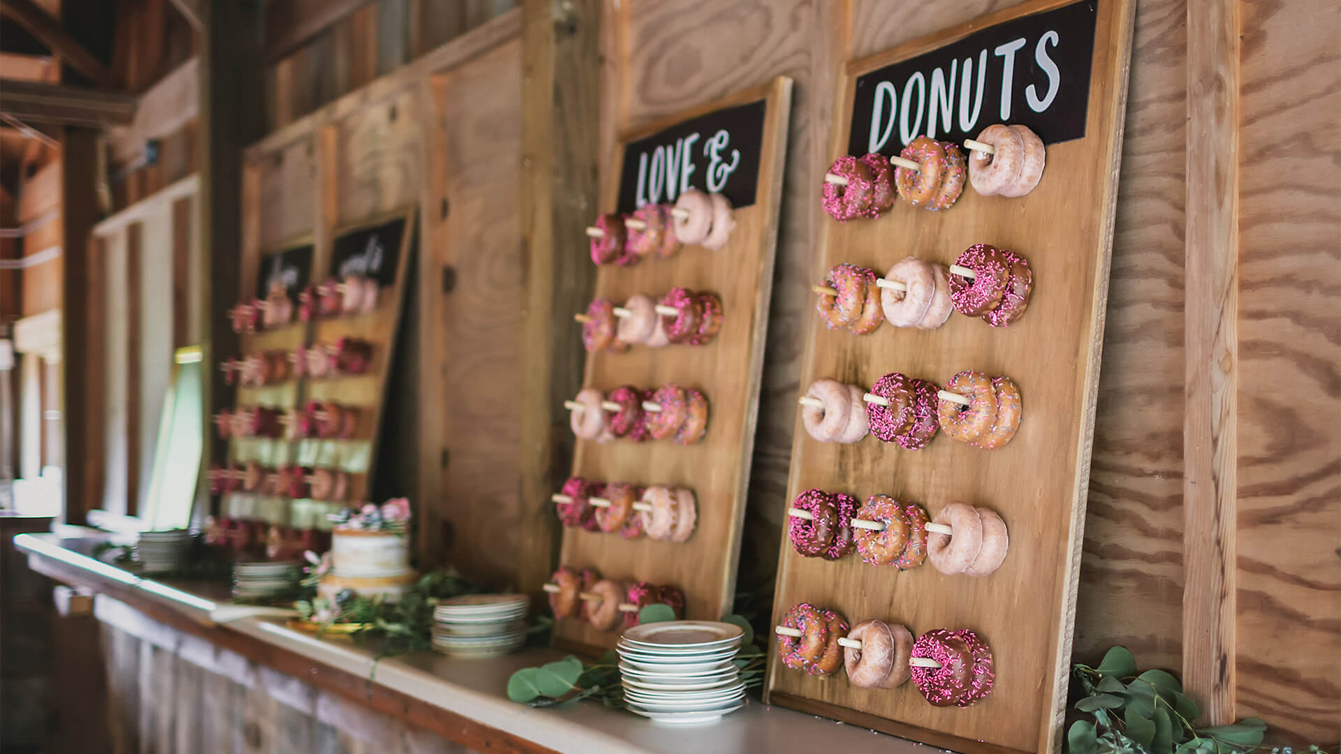 wedding chocolate donuts for guests.