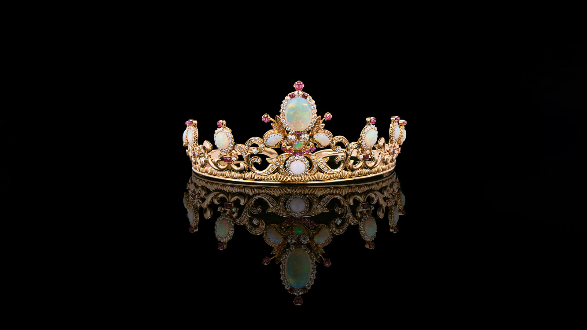 An extremely rare opal tiara from the family of the Late Jean Pierre François Joseph Pineton de Chambrun, Marquis de Chambrun, Marquis d'Amefreville (1903-2004) and his second wife Muriel, Marquise de Chambrun. Estimate £12,000-£18,000