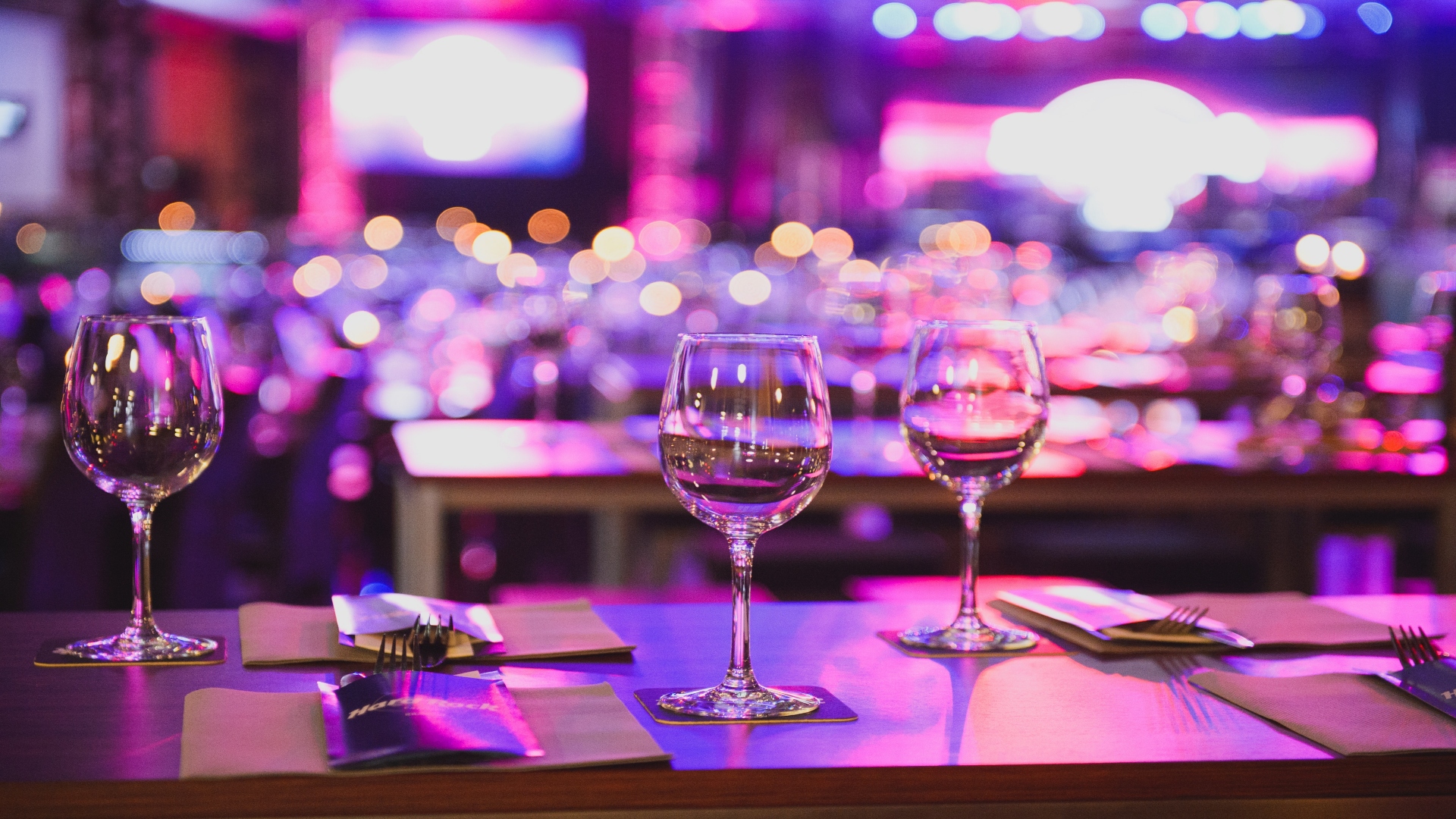 Choosing the Right Awards Host for Your Event - LUXlife Magazine